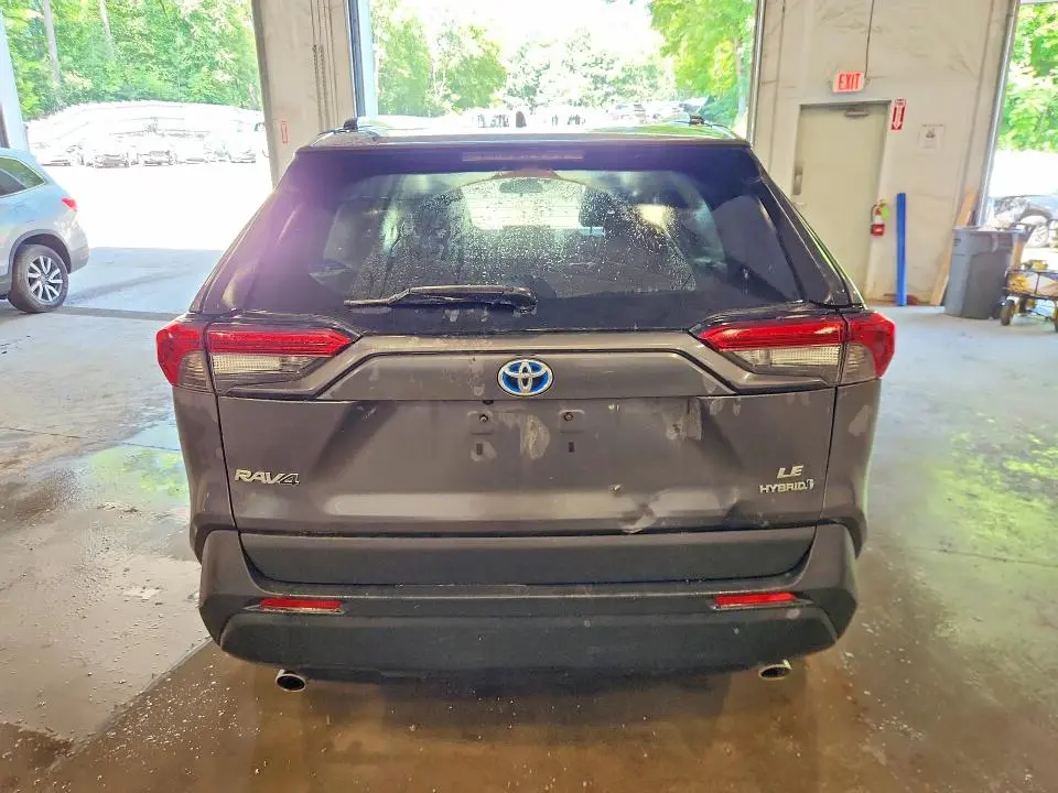 2020 TOYOTA RAV4 LE  
