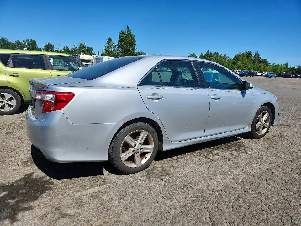 2012 TOYOTA CAMRY SE  