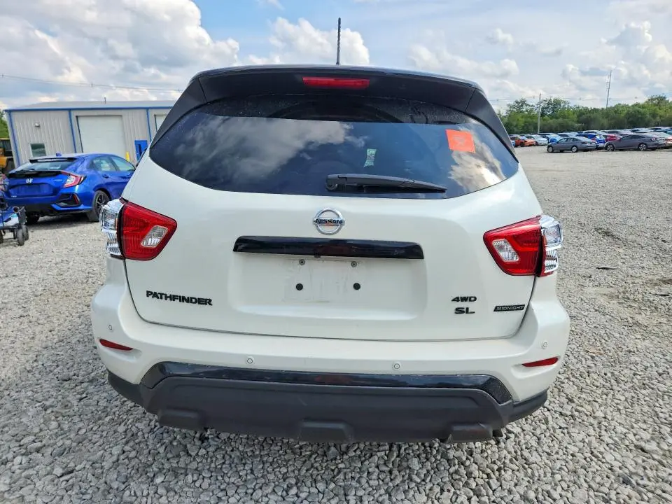 2018 NISSAN PATHFINDER SL  