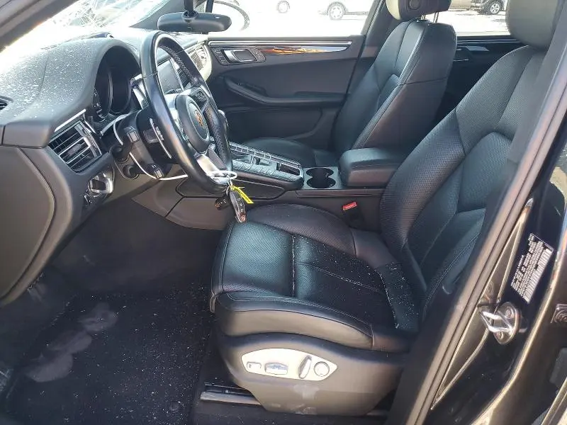2019 PORSCHE MACAN   