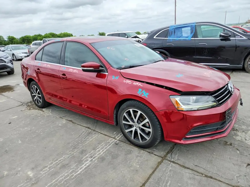 2017 VOLKSWAGEN JETTA SE  