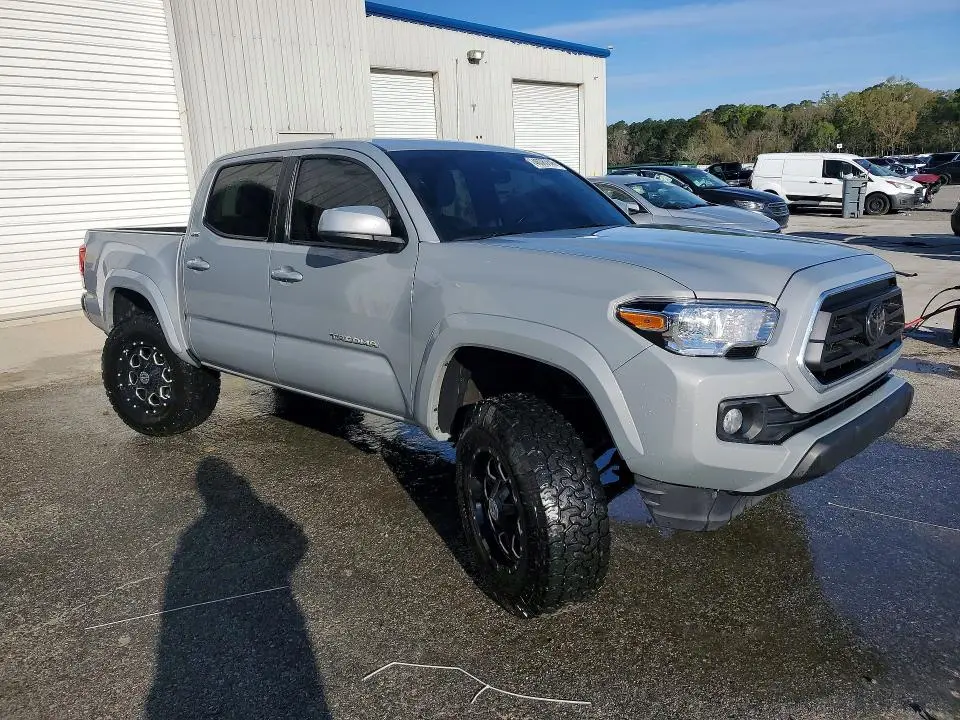 2021 TOYOTA TACOMA SR5 V6  