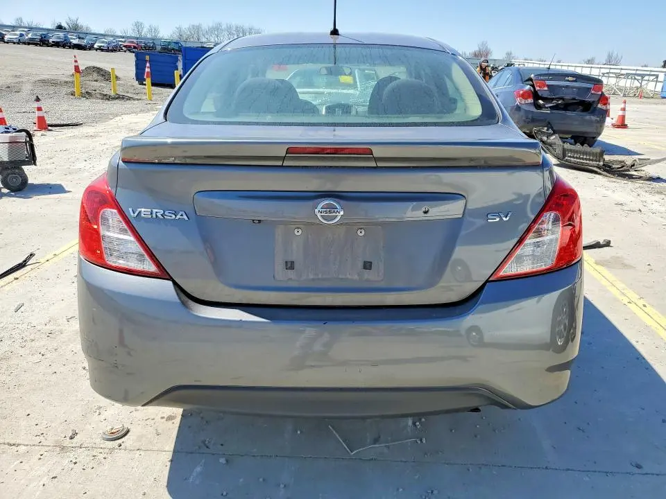 2019 NISSAN VERSA SV  