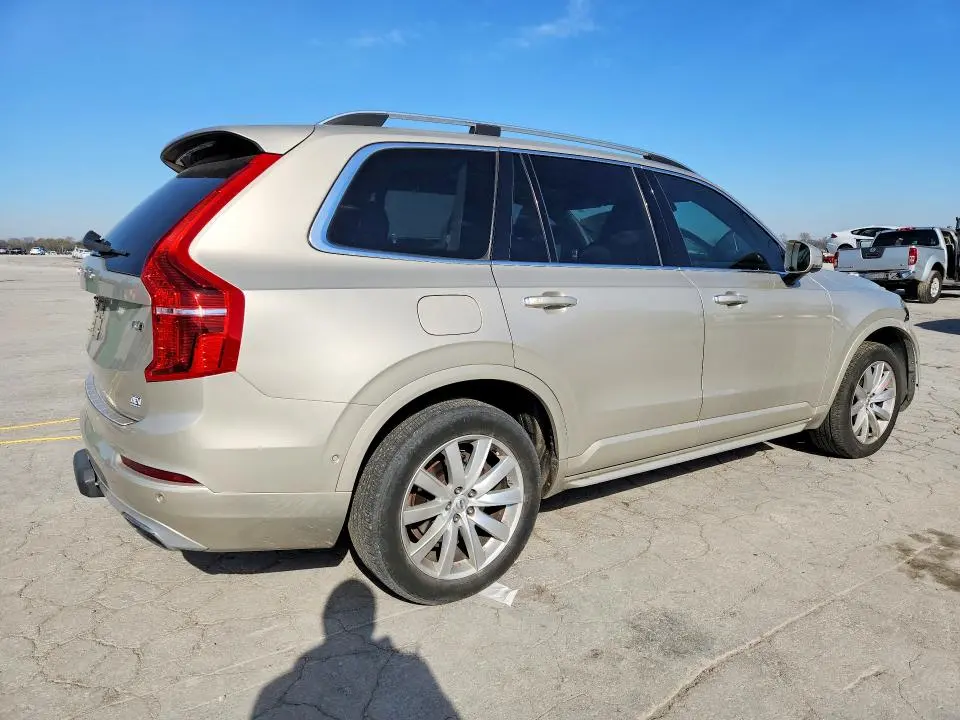 2016 VOLVO XC90 T6  