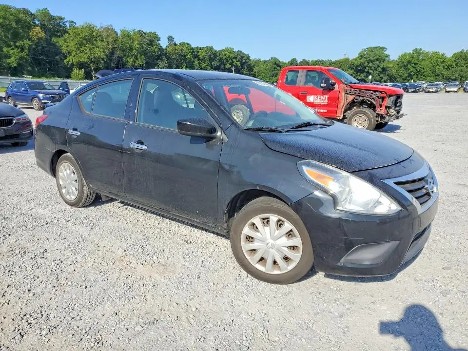 2018 NISSAN VERSA SV  