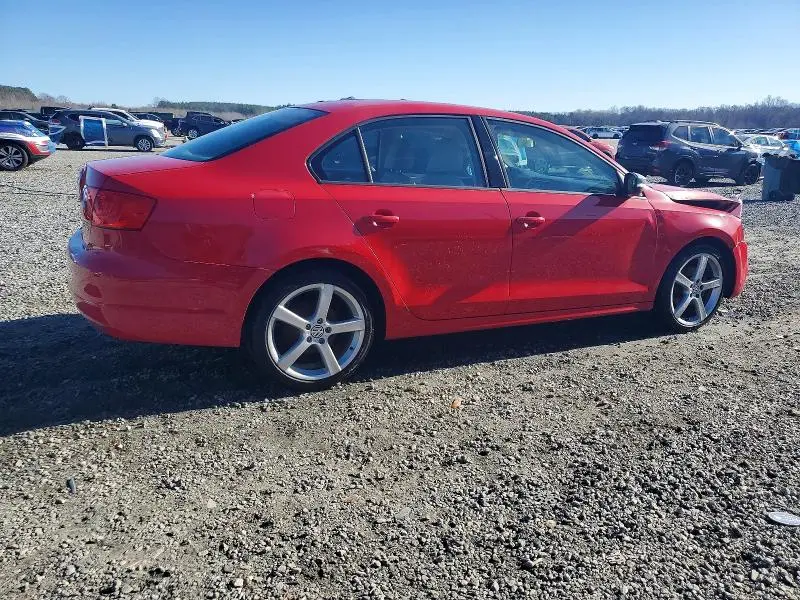 2011 VOLKSWAGEN JETTA SE  