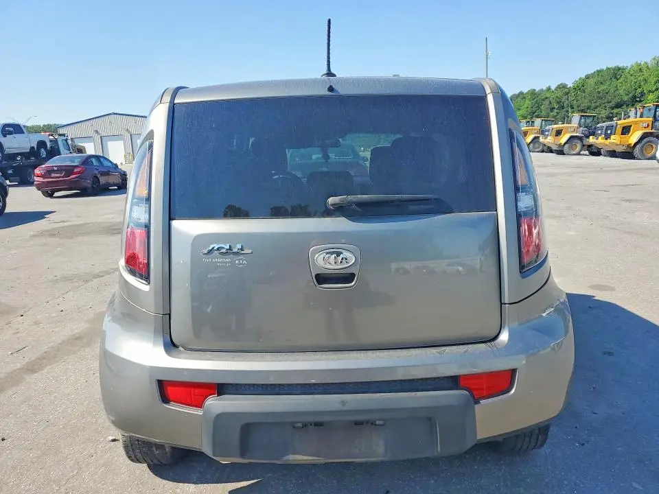 2011 KIA SOUL +  