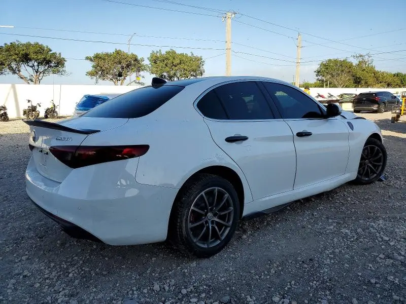 2018 ALFA ROMEO GIULIA Q4  