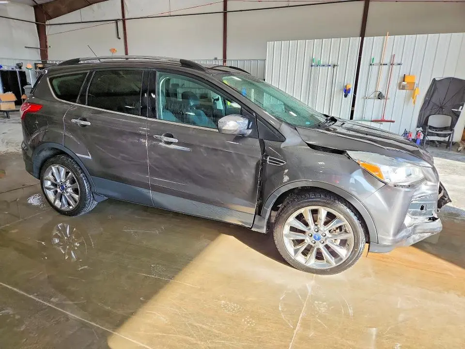 2016 FORD ESCAPE SE  