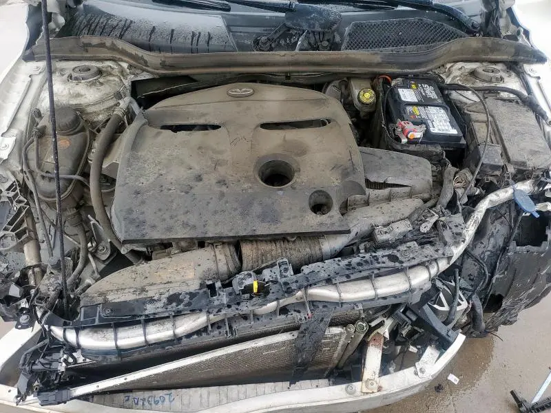 2018 INFINITI QX30 BASE  