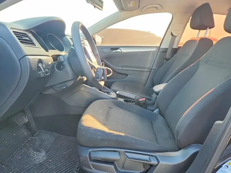 2016 VOLKSWAGEN JETTA SE  
