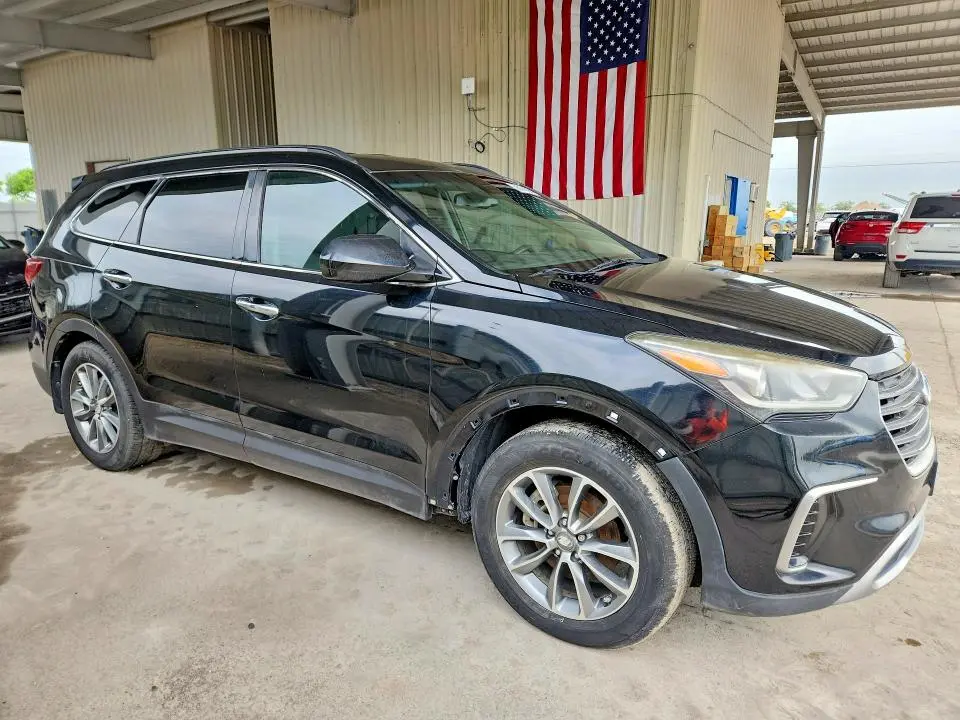2018 HYUNDAI SANTA FE SE  