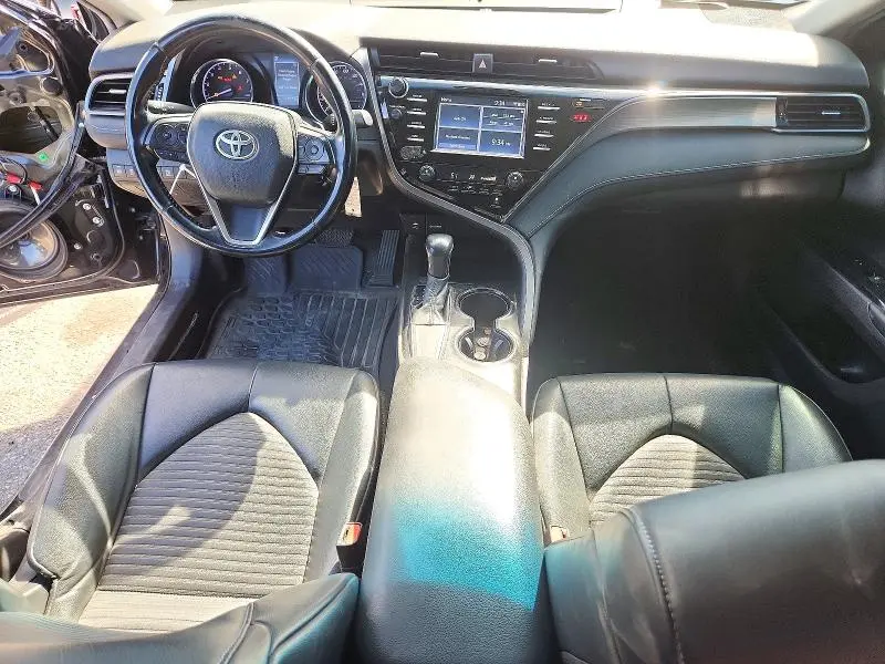 2019 TOYOTA CAMRY SE  