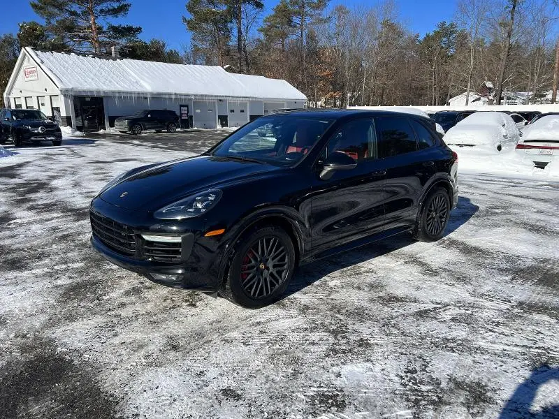2016 PORSCHE CAYENNE GTS  