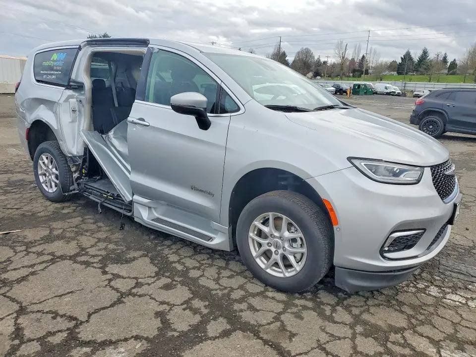 2023 CHRYSLER PACIFICA TOURING L  