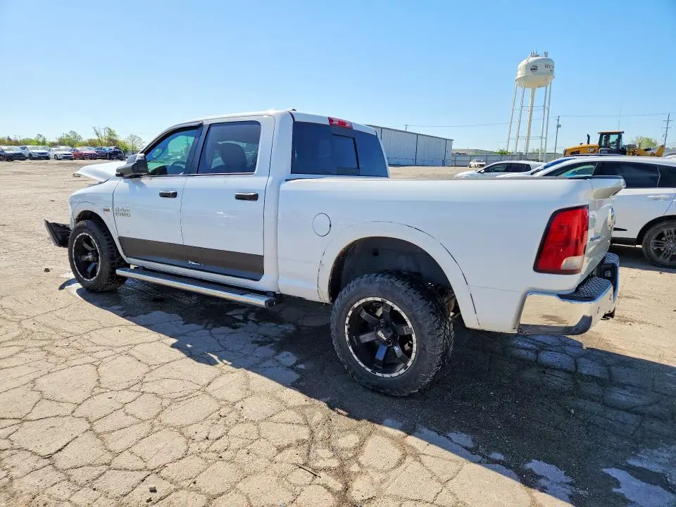 2016 RAM 1500 SLT  