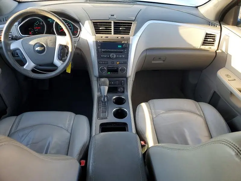2010 CHEVROLET TRAVERSE LT  