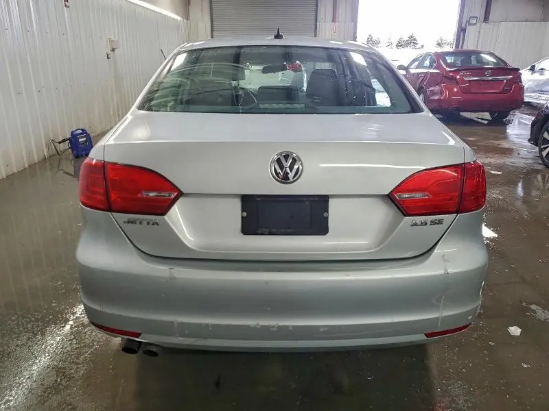 2011 VOLKSWAGEN JETTA SE  
