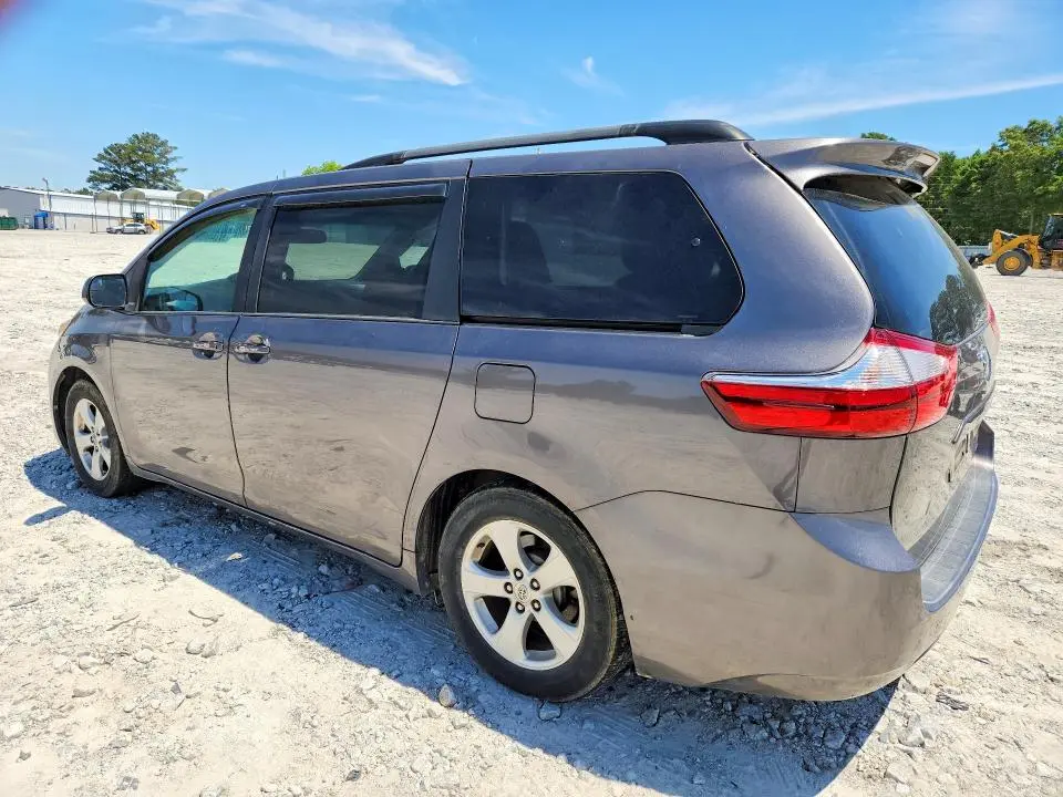 2016 TOYOTA SIENNA LE  