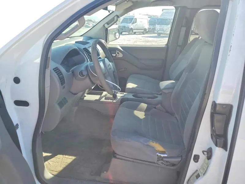 2013 NISSAN FRONTIER S  