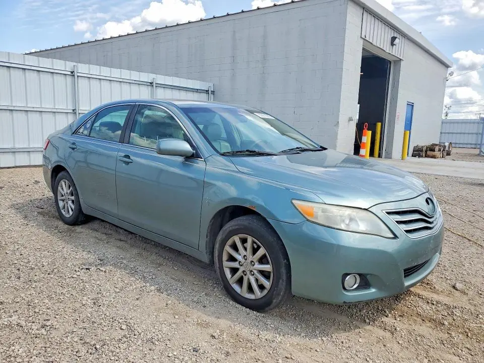 2010 TOYOTA CAMRY XLE  