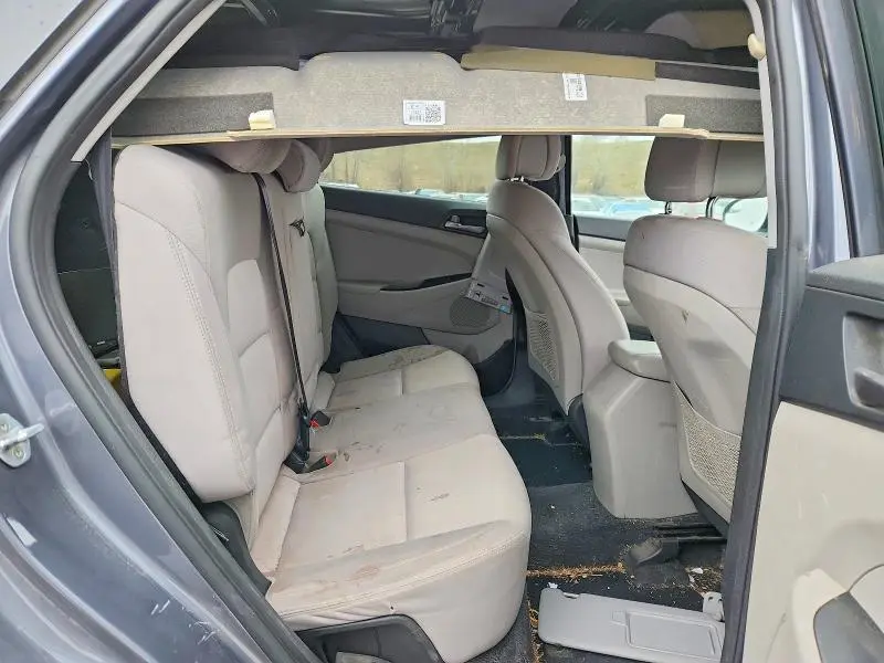 2018 HYUNDAI TUCSON SE  