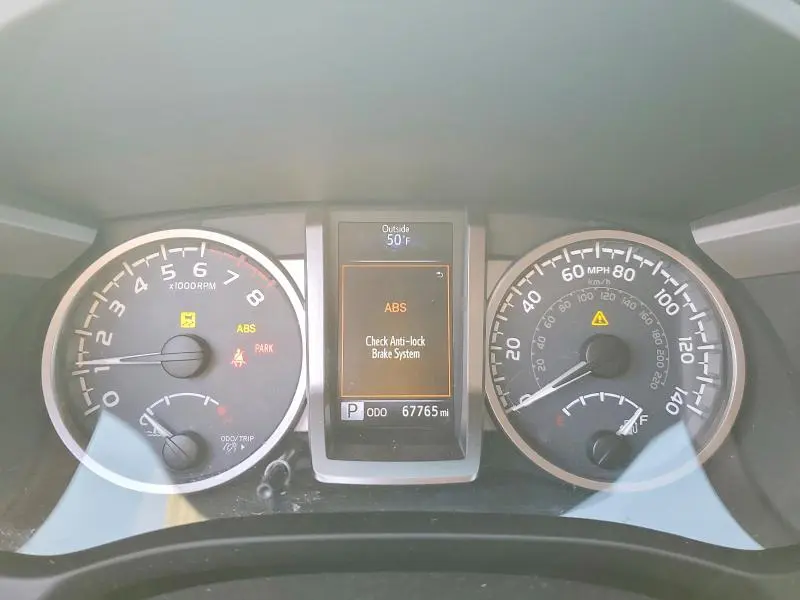 2018 TOYOTA TACOMA SR5 V6  