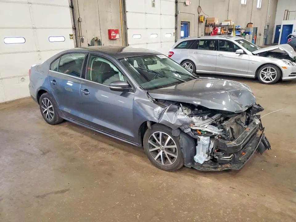 2017 VOLKSWAGEN JETTA SE  