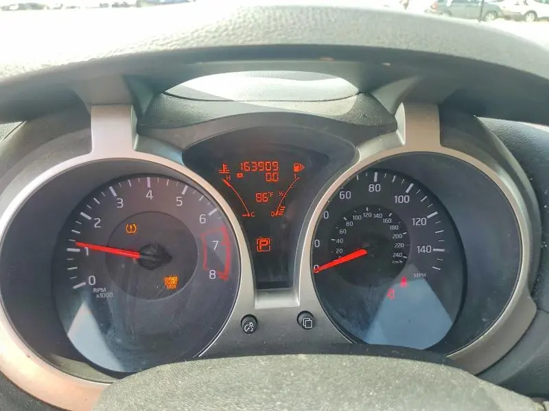 2011 NISSAN JUKE S  