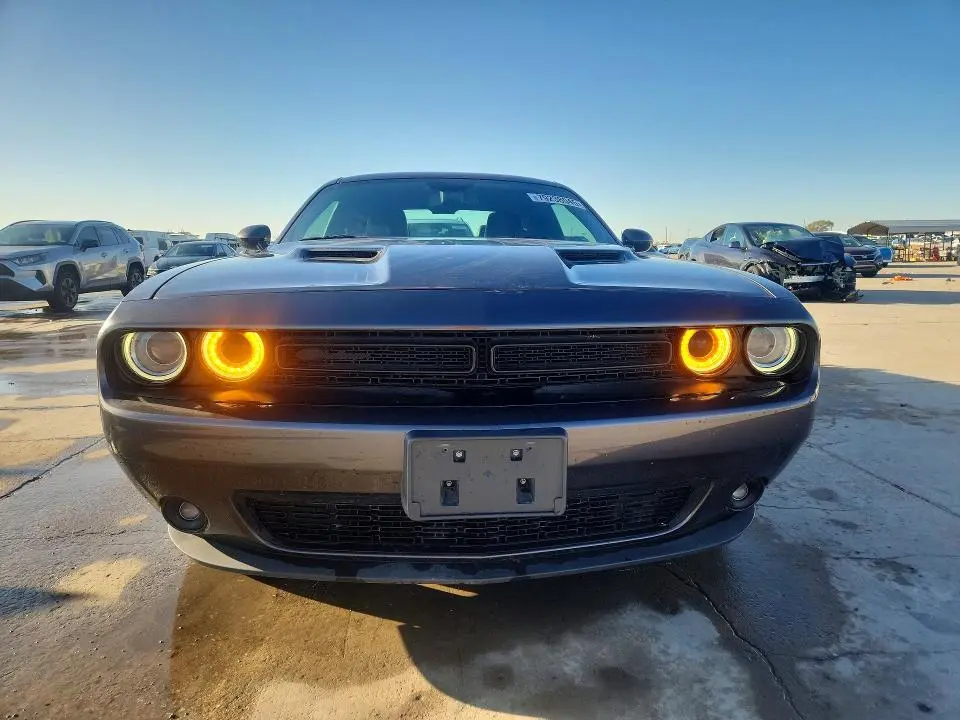 2022 DODGE CHALLENGER SXT  