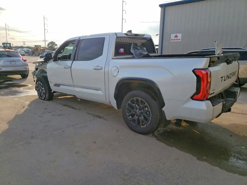2026 TOYOTA TUNDRA PLATINUM  