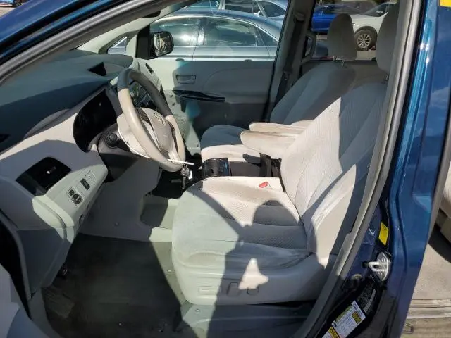 2011 TOYOTA SIENNA LE  