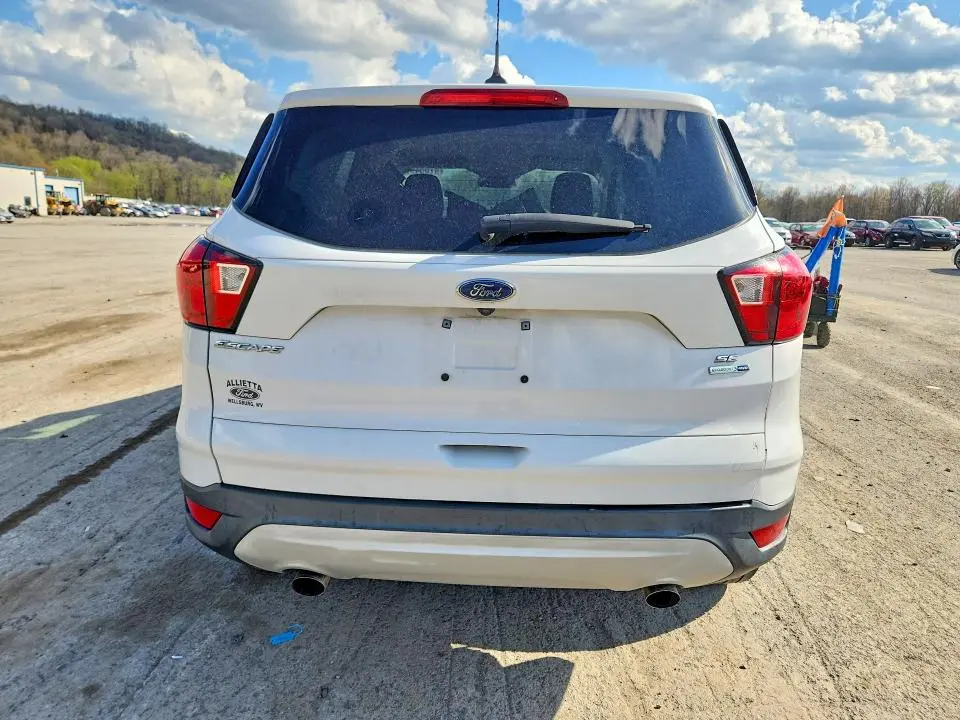 2019 FORD ESCAPE SE  