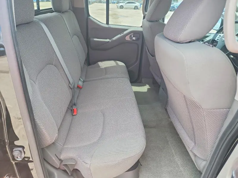 2016 NISSAN FRONTIER SV  