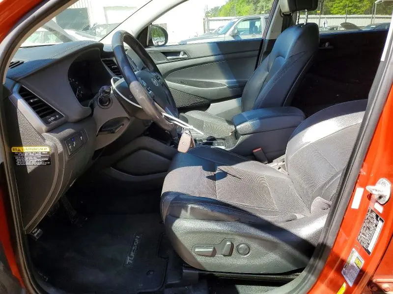 2017 HYUNDAI TUCSON SE PLUS  