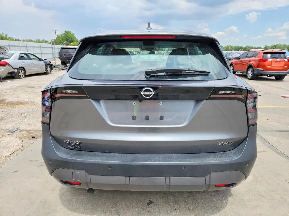 2025 NISSAN KICKS S  