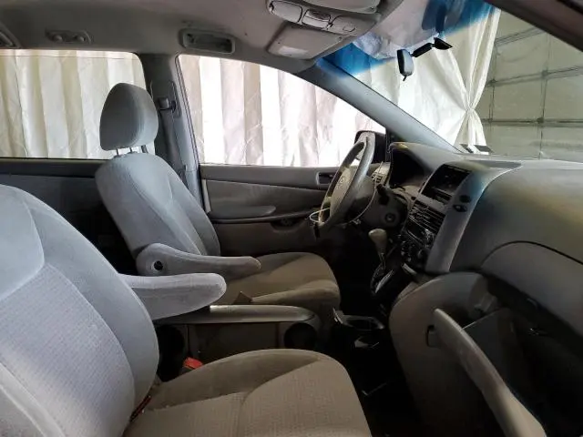 2010 TOYOTA SIENNA CE  