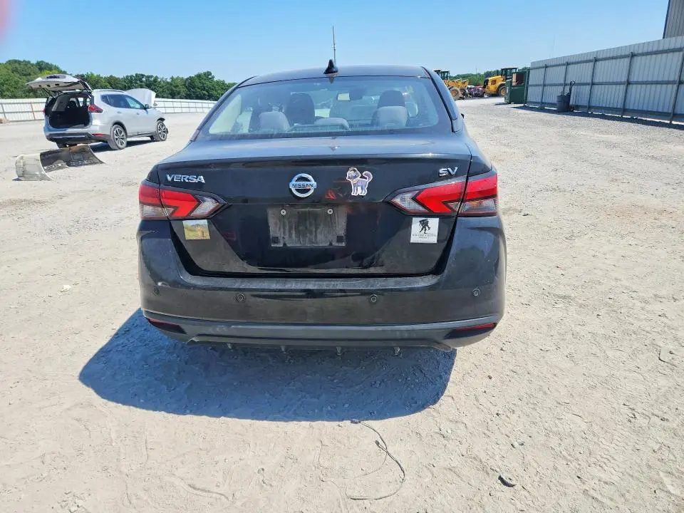 2021 NISSAN VERSA SV  