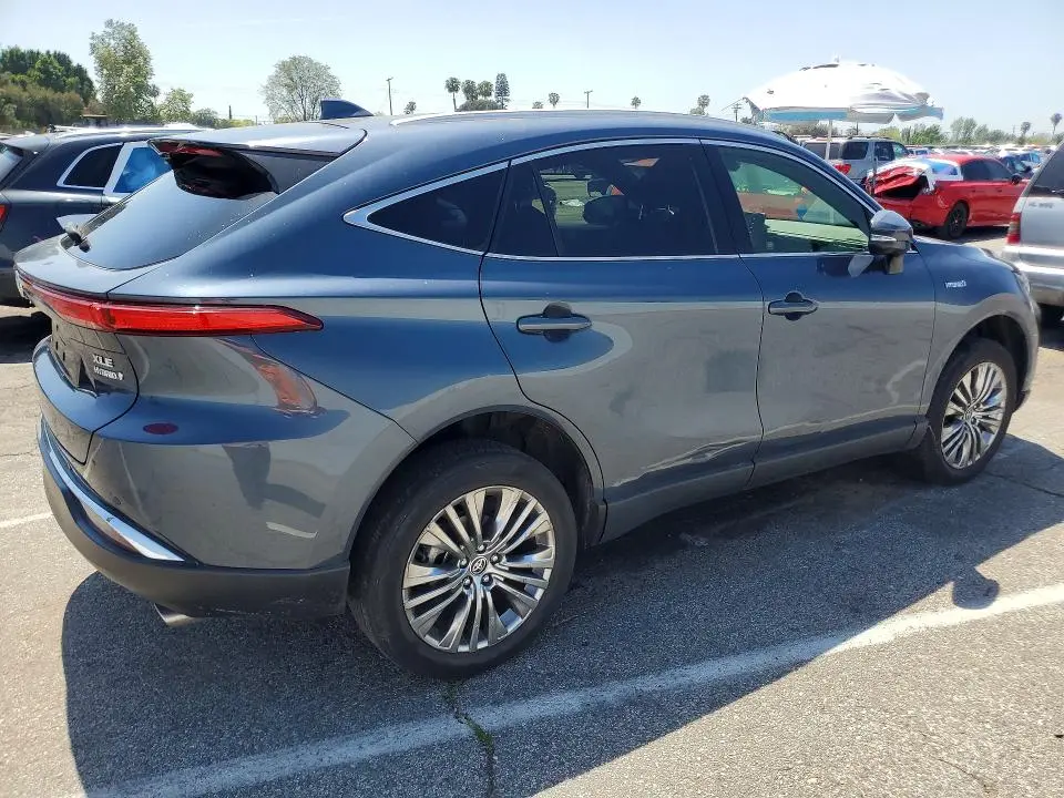 2021 TOYOTA VENZA XLE  