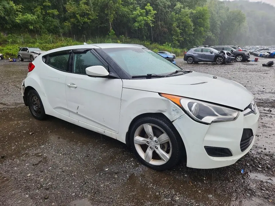 2013 HYUNDAI VELOSTER BASE  