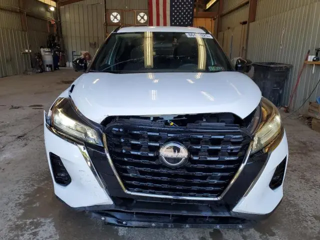 2023 NISSAN KICKS SR  