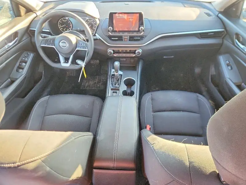 2022 NISSAN ALTIMA SV  