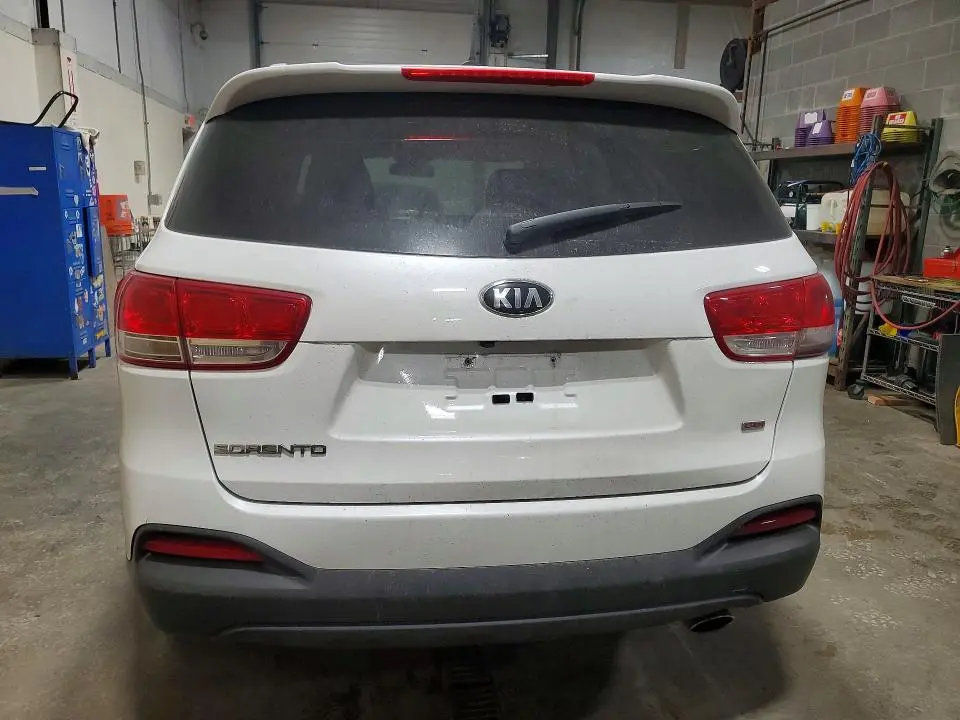 2017 KIA SORENTO LX  