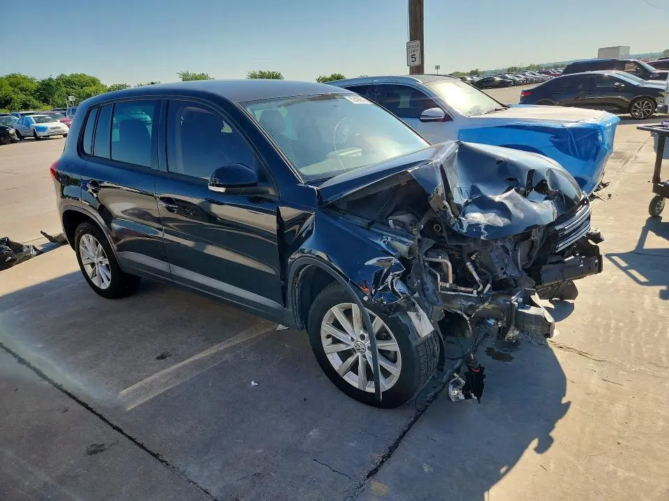 2014 VOLKSWAGEN TIGUAN S  