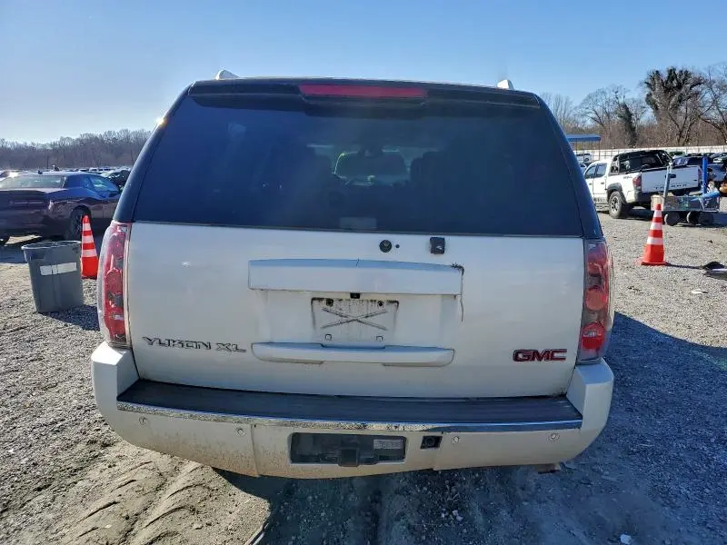 2011 GMC YUKON XL DENALI  