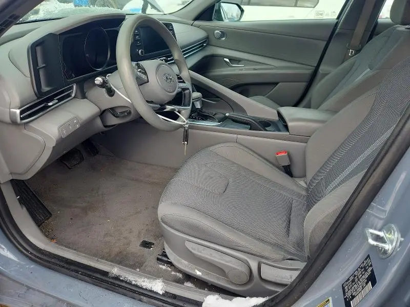 2021 HYUNDAI ELANTRA SE  