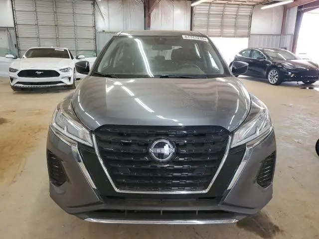 2022 NISSAN KICKS S  