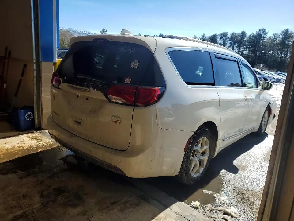 2017 CHRYSLER PACIFICA TOURING L  