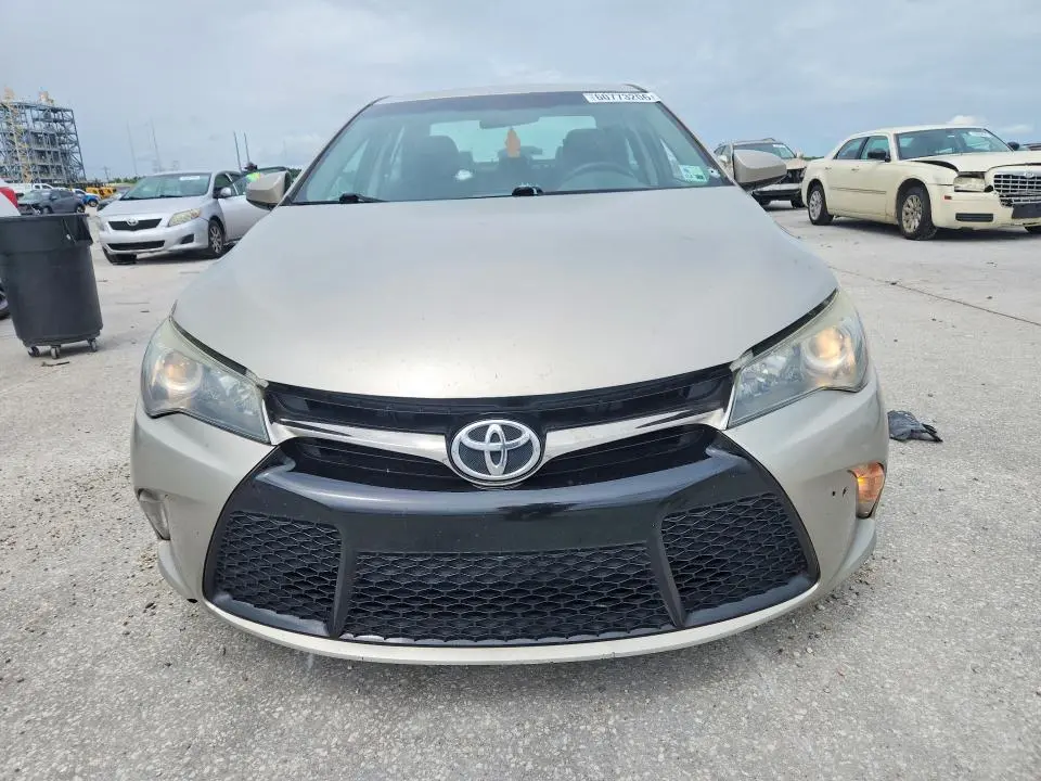 2017 TOYOTA CAMRY SE  