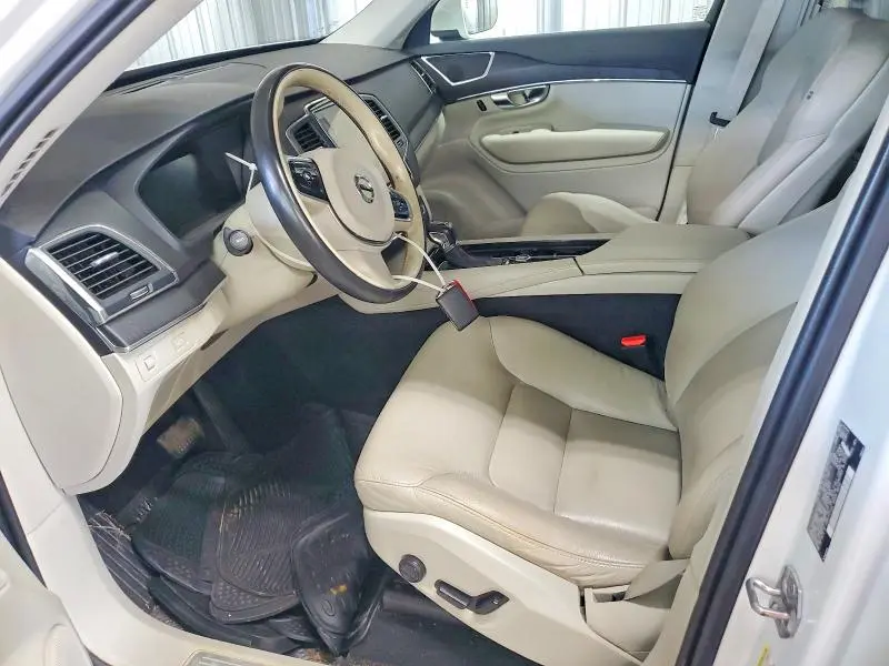 2020 VOLVO XC90 T5 MOMENTUM  